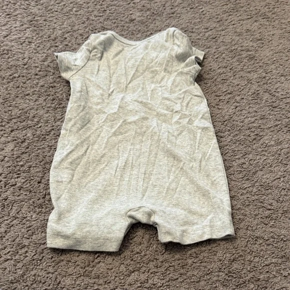 Baby Clothing - Picture 7 of 9